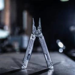 Leatherman FREE P2 Multipurpose Pliers With Nylon Sheath -Sale Leatherman LT832636 Leatherman Free P2 Standing