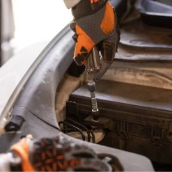 Leatherman Ratchet Driver 8 Leatherman Ratchet Driver -Sale Leatherman LT931030 Leatherman Ratechet Driver in Use Engine Repair